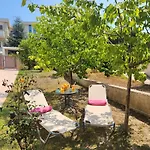 Townhouse & Shared Garden * Potamos (Corfu)