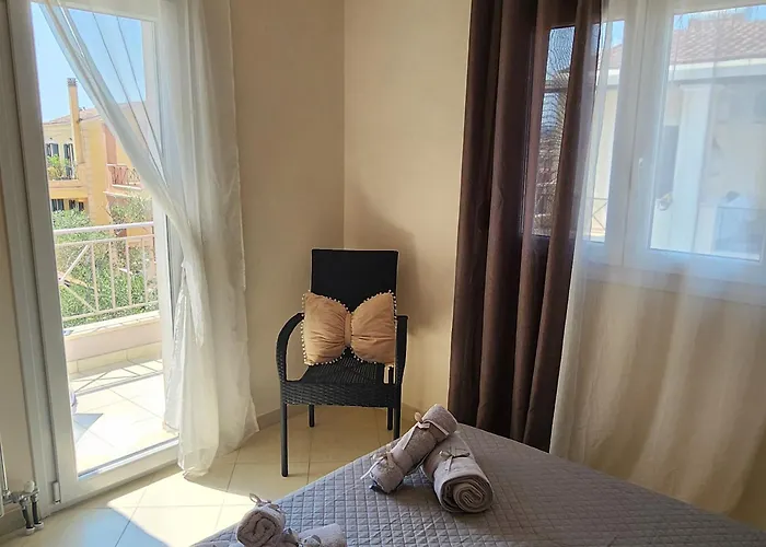 Townhouse & Shared Garden Дом отдыха Potamos (Corfu)